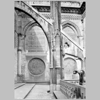 Façade nord, arc-boutant vu de profil, à l'est du transept, photo Séraphin-Médéric Mieusement (Wikipedia).jpg